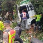 Brake failure causes truck crash on steep Mae Hong Son road | Thaiger