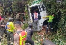 Brake failure causes truck crash on steep Mae Hong Son road | Thaiger