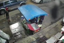 Ayutthaya vendor defends against teen robbers with fruit knife | Thaiger