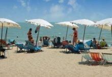 Phetchaburi considers alcohol sales on Buddhist days to boost tourism | Thaiger
