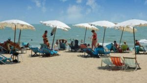 Phetchaburi considers alcohol sales on Buddhist days to boost tourism | Thaiger