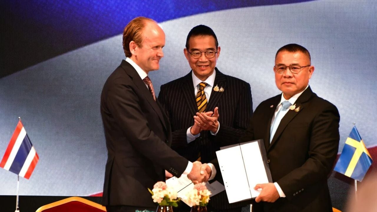 Thailand signs Gripen Fighter Jet deal with Sweden | Thaiger