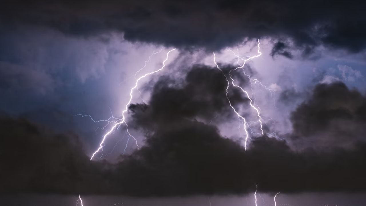 Heavy rains forecast in 39 Thai provinces, including Bangkok | Thaiger