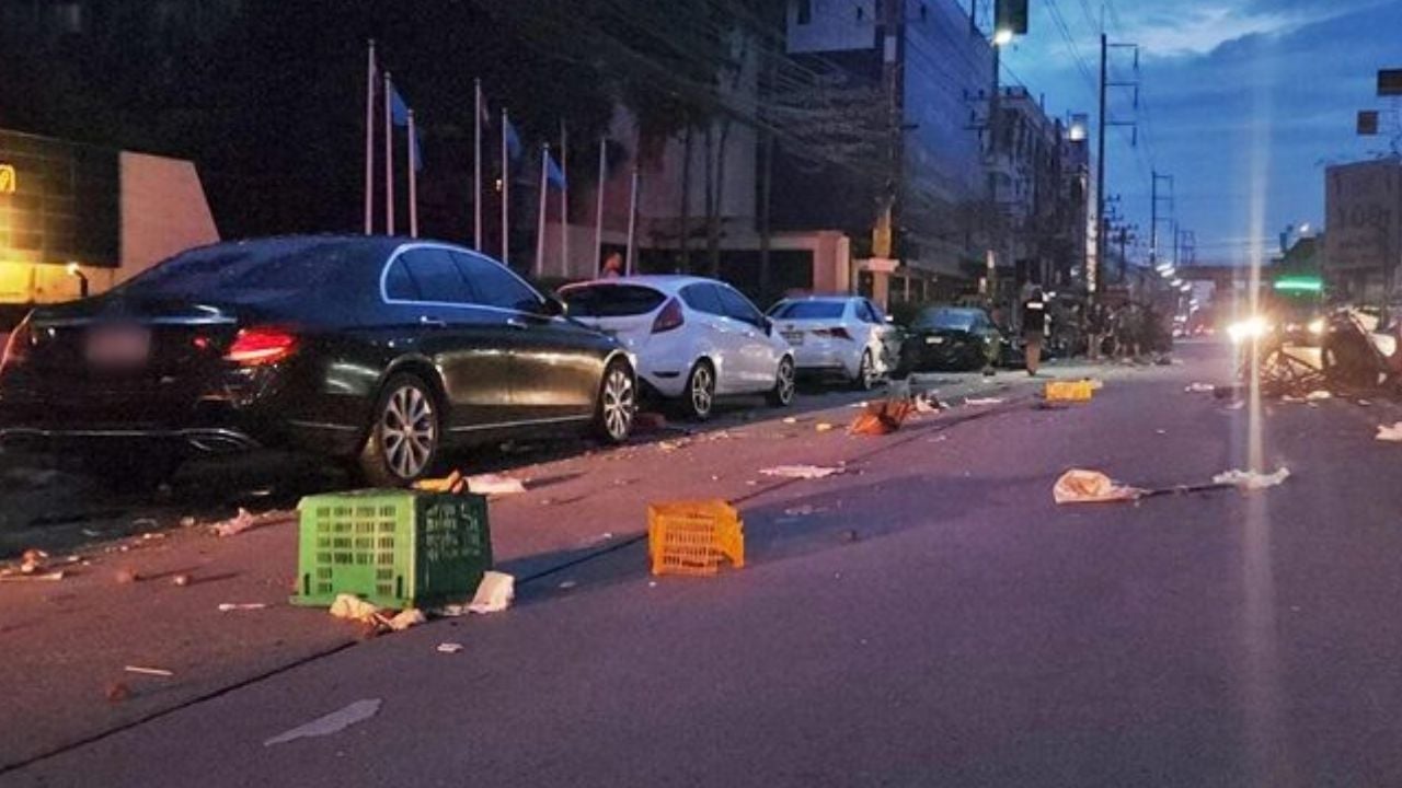 Multi-vehicle collision near Pathum Thani university leaves one injured | Thaiger