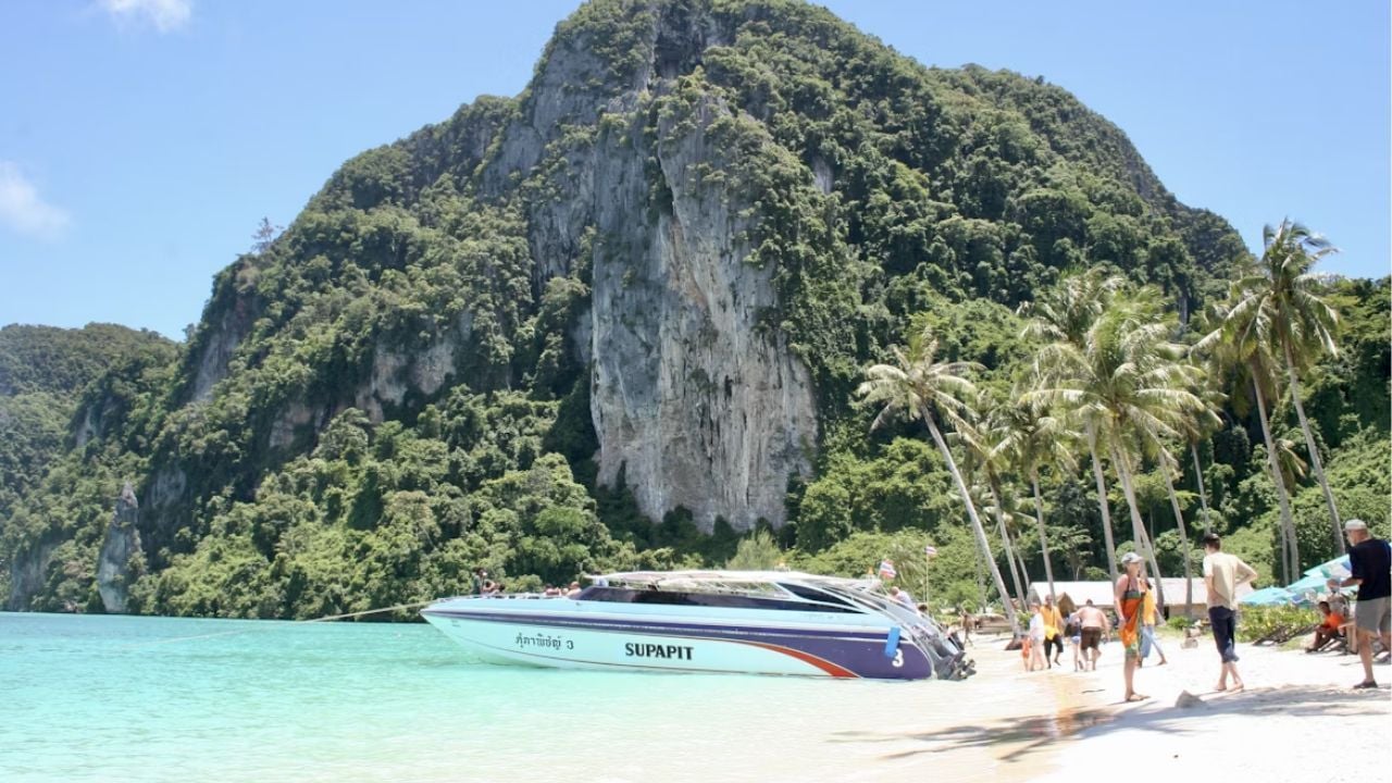 Thailand sees nearly 21 million tourists, 992 billion baht revenue | Thaiger