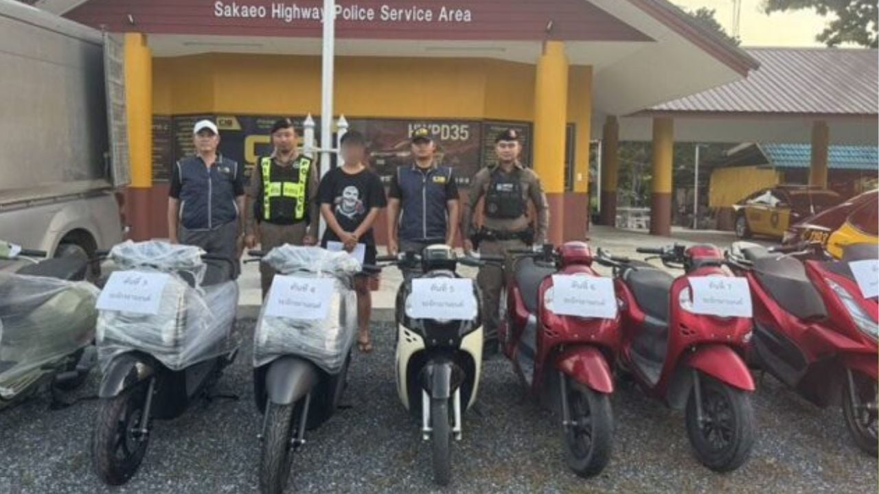 Police intercept pickup carrying suspected stolen motorcycles in Sa Kaeo | Thaiger