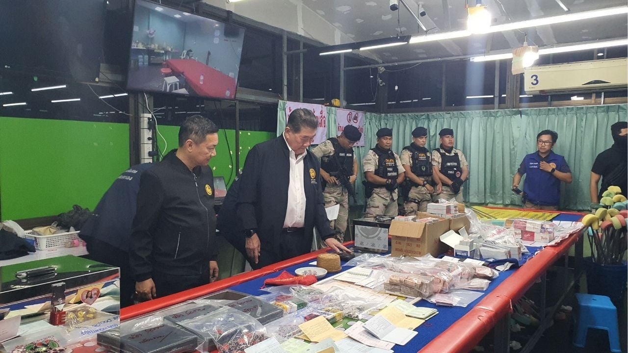 Infamous Don Mueang gambling den raided, over 200 gamblers caught | Thaiger