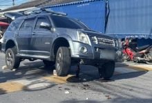 Three children injured in motorcycle crash with car in Thanyaburi | Thaiger