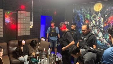 Khon Kaen police raid karaoke bar, 23 test positive for drugs | Thaiger