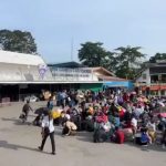 Cambodian workers flock to border to return home | Thaiger