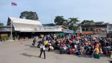 Cambodian workers flock to border to return home | Thaiger