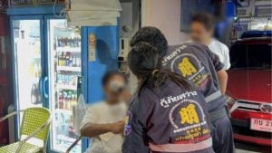Pattaya convenience store clash leaves one injured in love triangle row | Thaiger