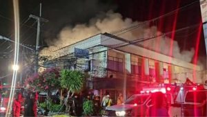 Historic Saraburi hotel destroyed by fire after 50 years | Thaiger