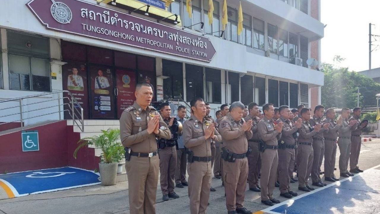 Happiness documented: Bangkok police pens official report after seeing sleeping dog | News by Thaiger