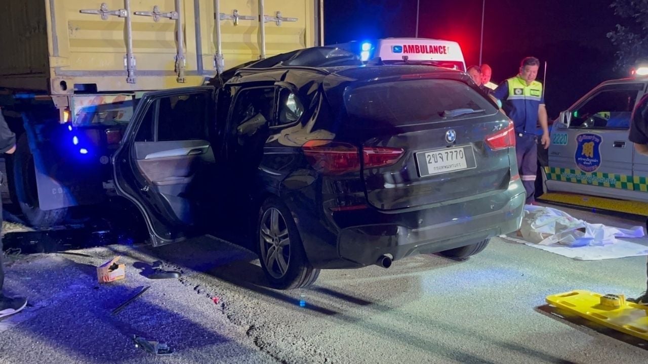 SUV crashes into truck on Pattaya road