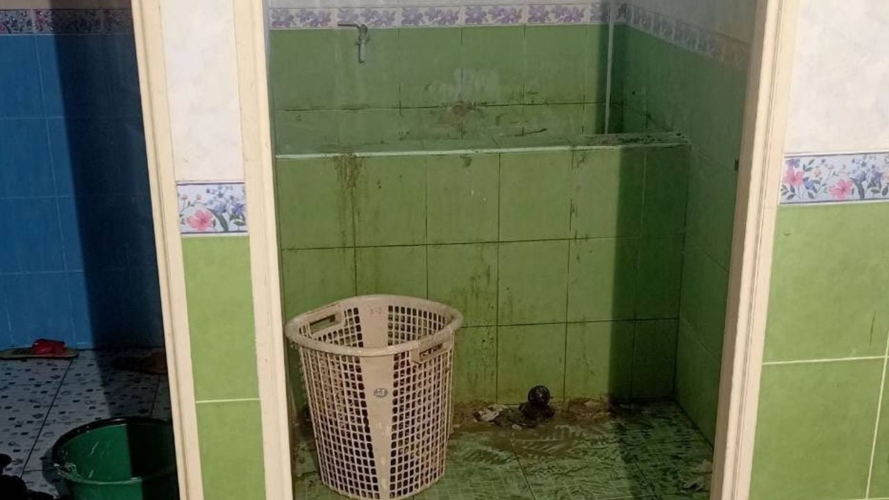 Thai man confesses to killing mother and hiding body in cement-filled bathtub | Thaiger