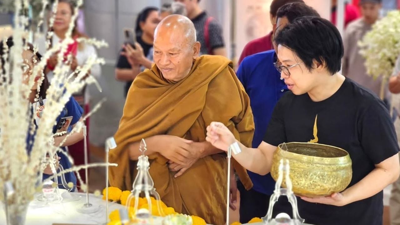 Thai spiritual medium denies taking donation for Wat Phrabat Nam Phu