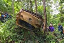 Car wreckage with human skeleton found in Phitsanulok ravine | Thaiger