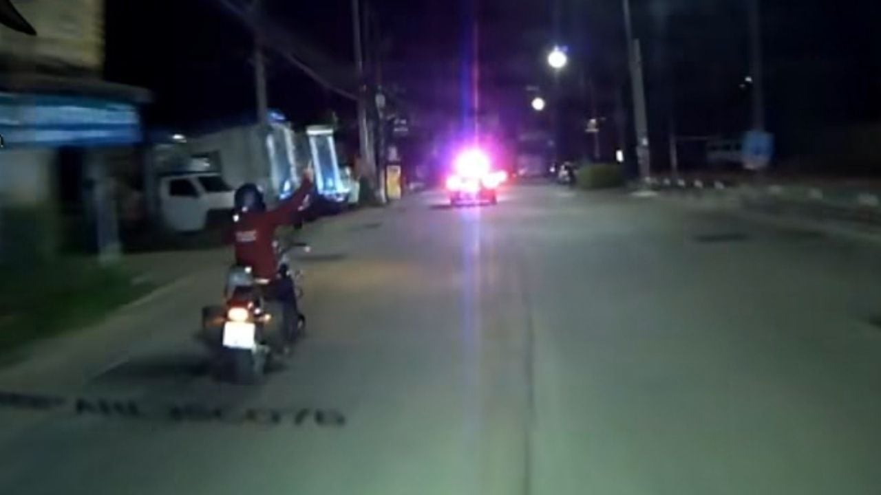 British motorcyclist blocks rescue vehicle and causes collision in Pattaya | Thaiger
