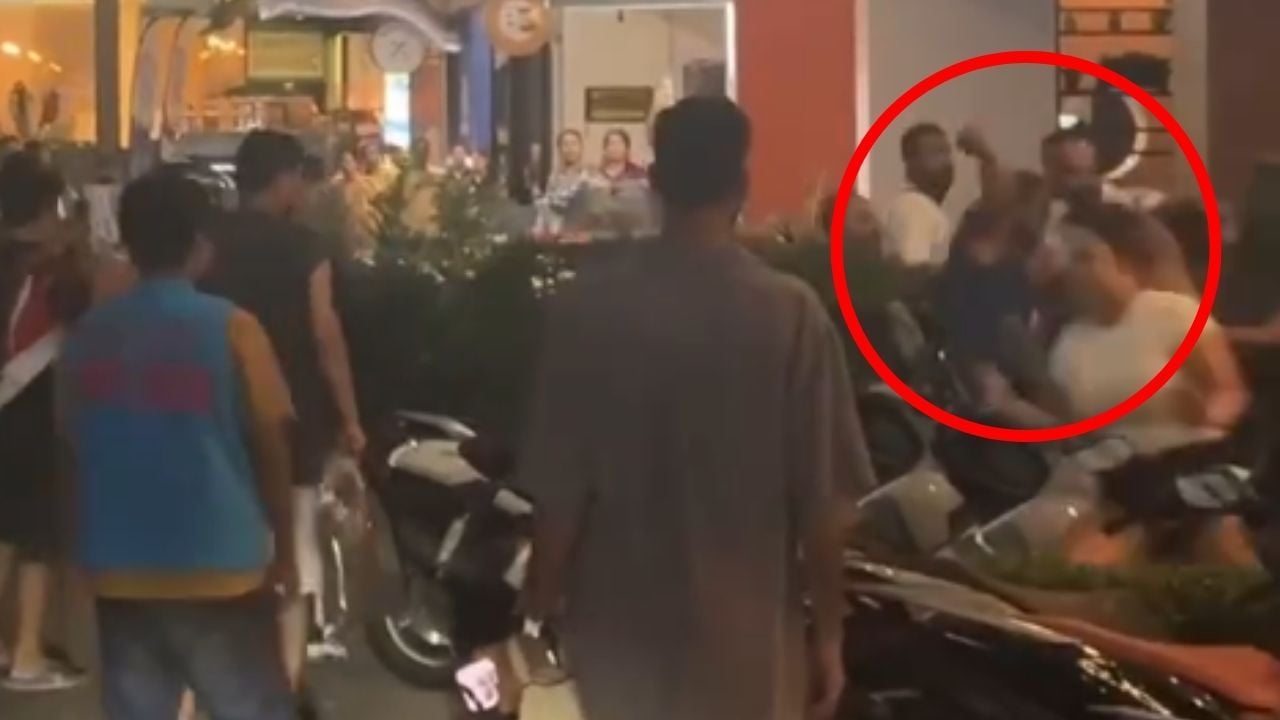 Foreigners attack Thai motorcycle rental shop owner