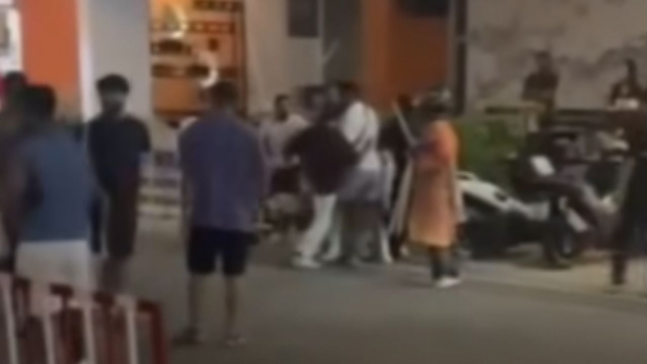 Thai motorcycle rental shop owner assautled by group of foreigners