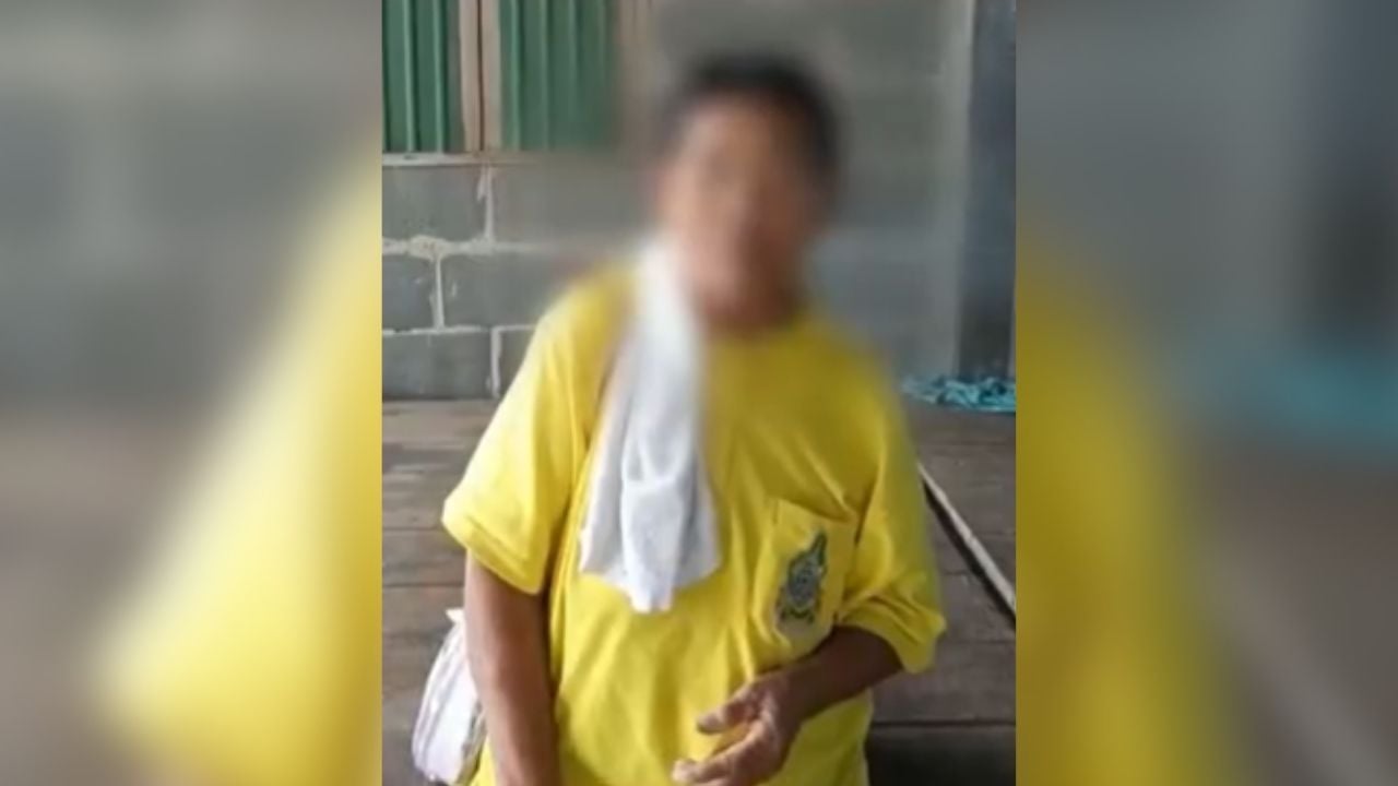Old Thai woman losts money to family of four