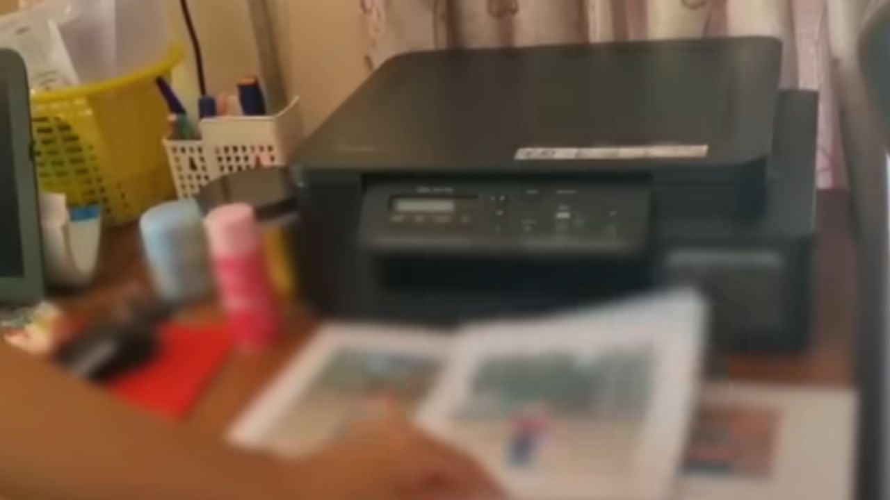 Community leader criticised for collecting 20 baht for document copies