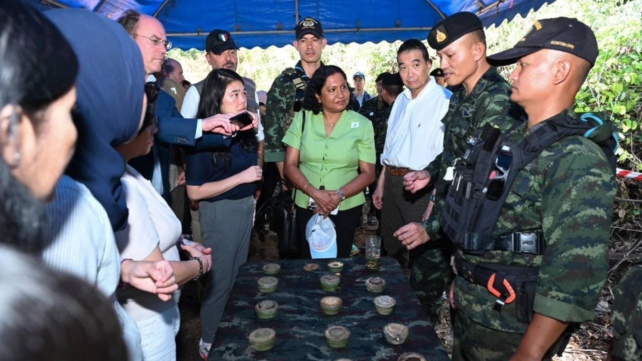 International ambassadors and representatives visit Si Saket