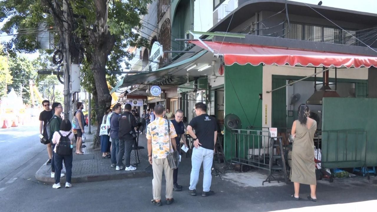 Officials raids Jay Fai's restaurant