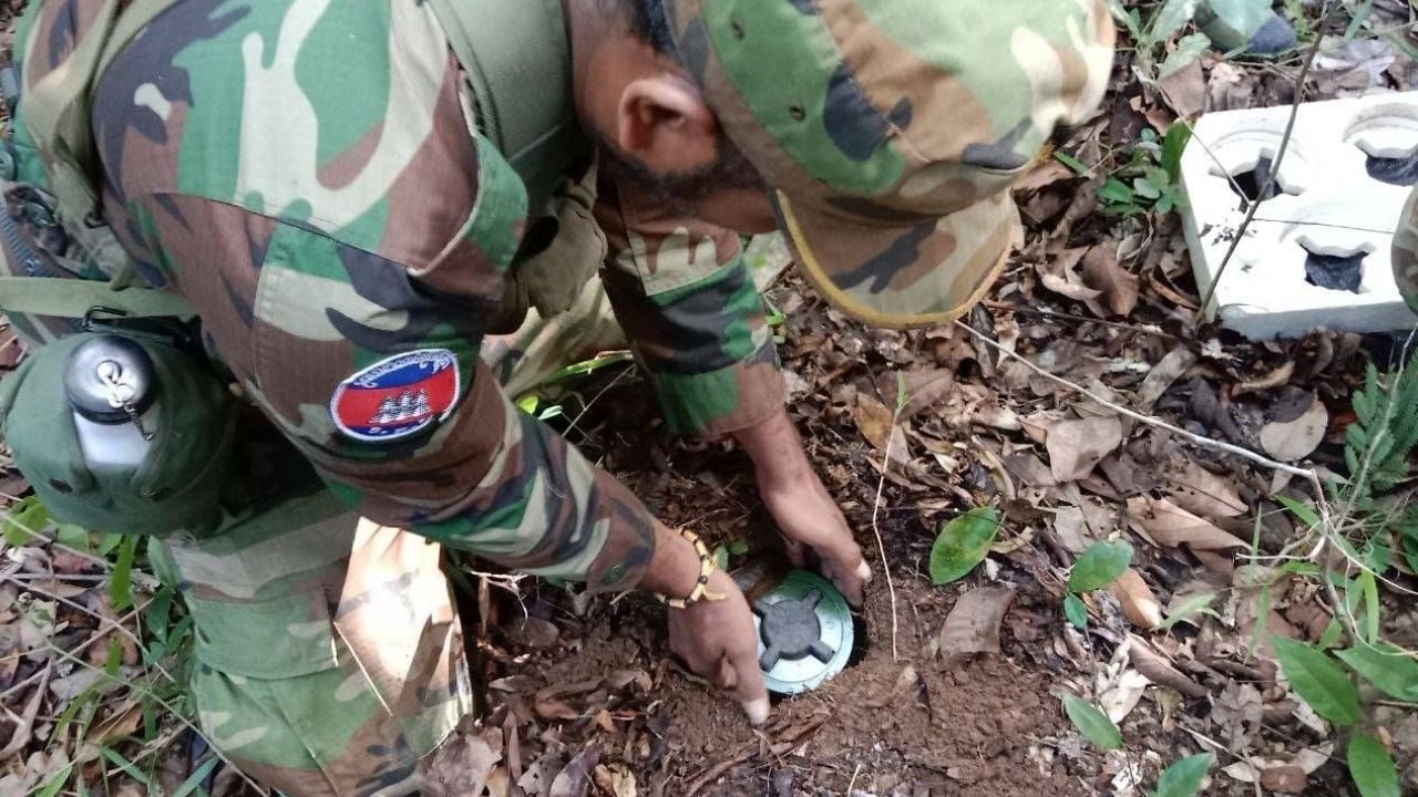 Phone found at border reportedly proves Cambodia’s use of landmines | Thaiger