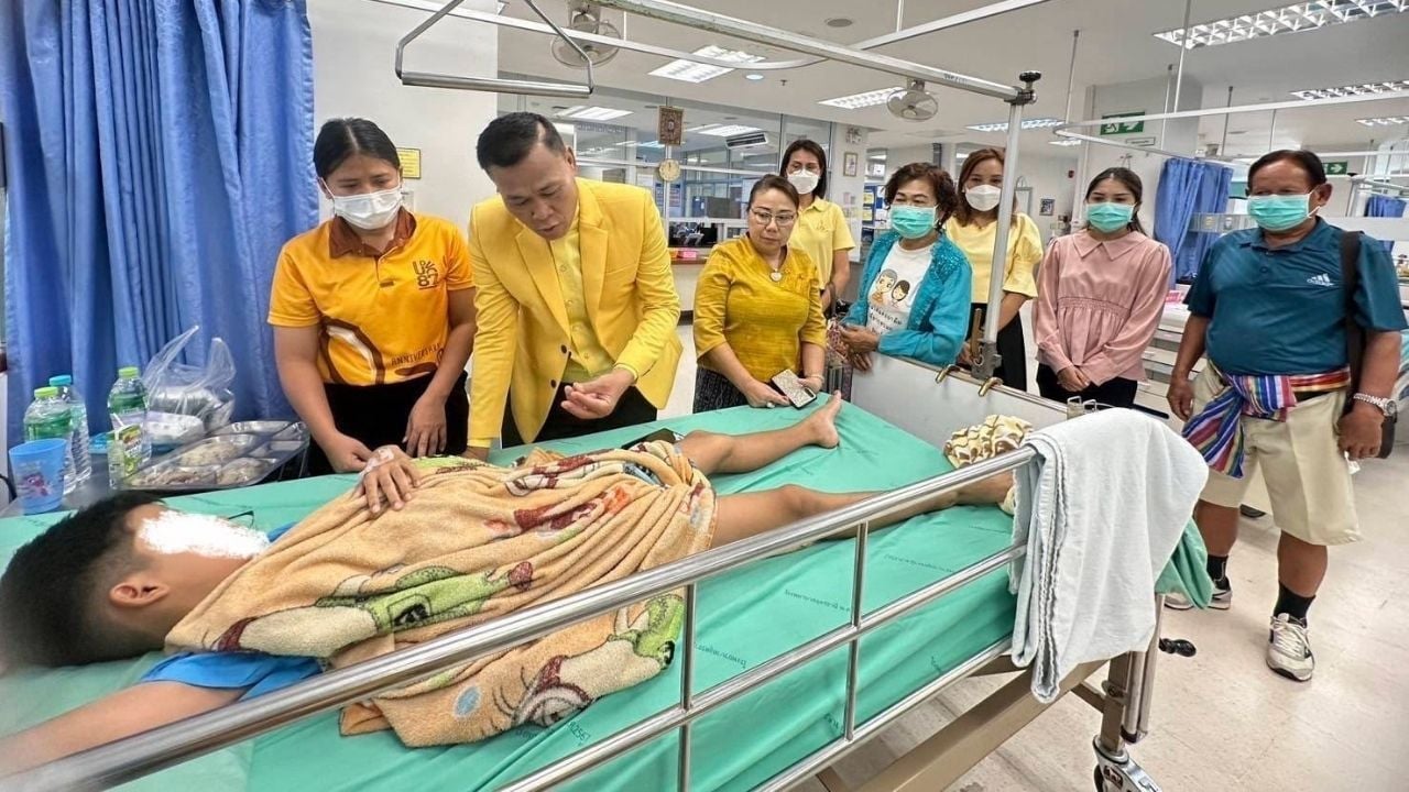 Teacher’s husband apologises after running over schoolboy in a pickup truck | Thaiger