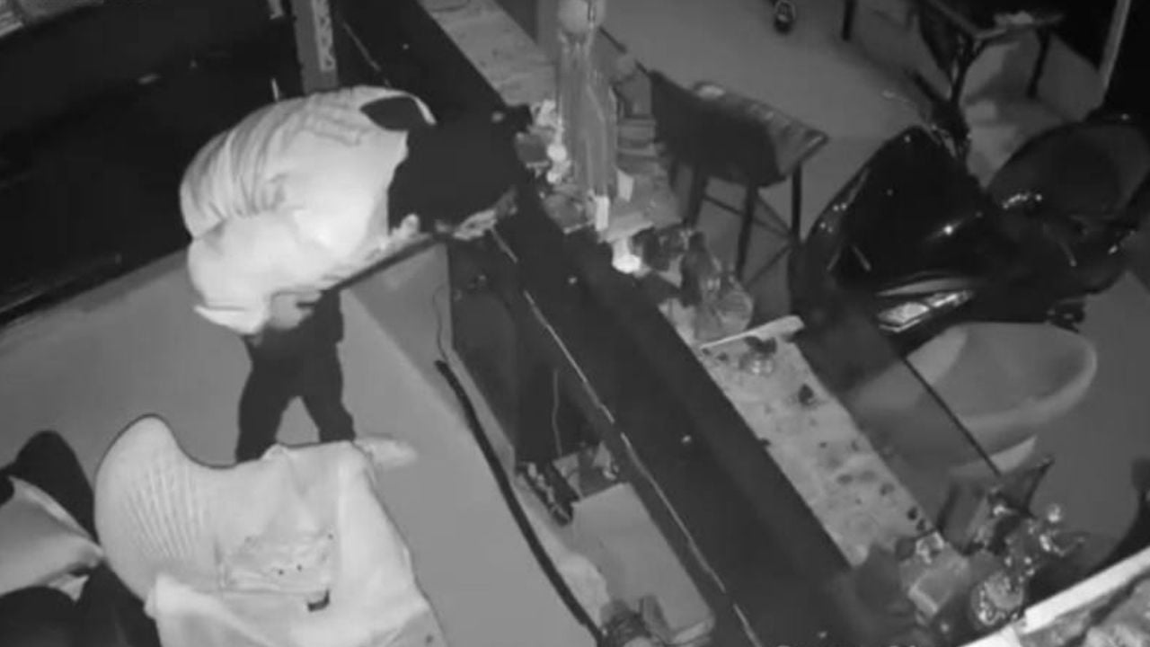 Thai vendor offers 50,000 baht reward after 10 million baht amulet heist | Thaiger