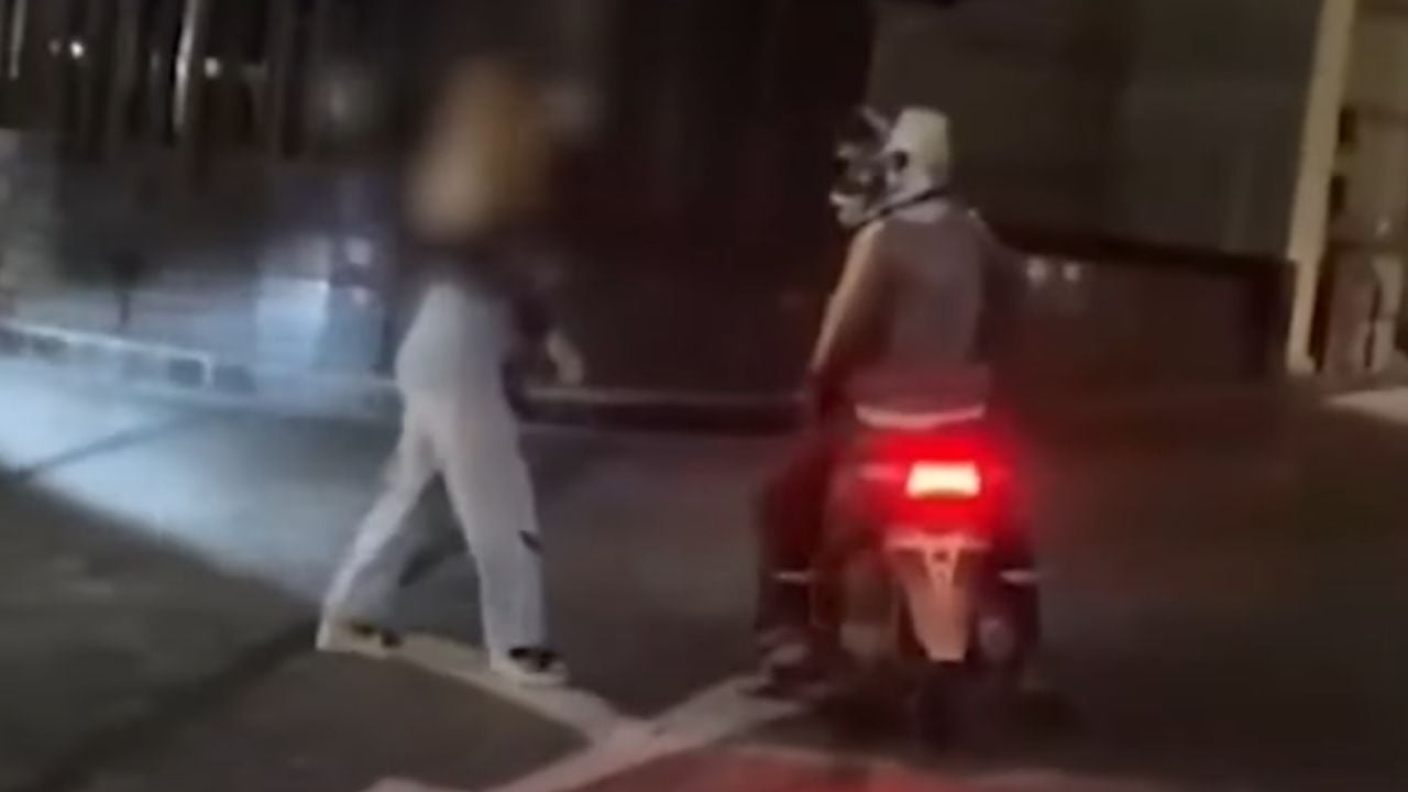 Angry rider to hit passenger for complaning about dangerous riding