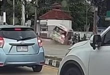 2 killed and 13 injured after rescue van runs red light in Rayong | Thaiger