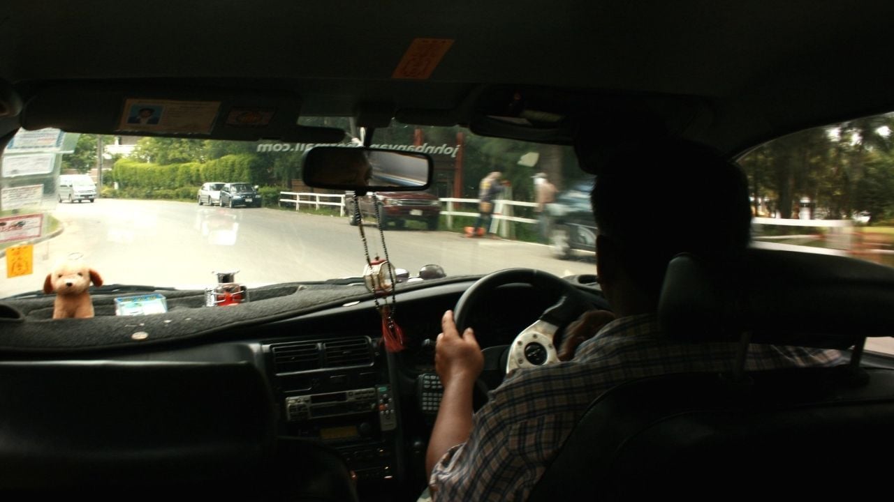 Thai taxi driver escapes after allegedly raping foreign teacher in Phuket