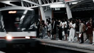 Bangkok launches 20-baht train fare registration amid legal uncertainty | Thaiger