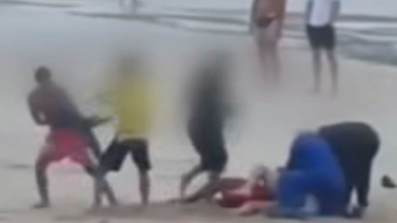 Phuket tourists ignore beach red flags, attacks lifeguards | Thaiger
