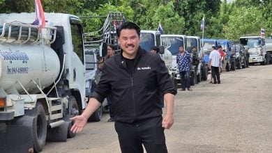 Thai influencer stopped from septic truck protest at Thai-Cambodian border | Thaiger