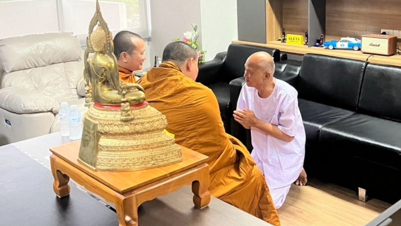 Phra Bat Nampu ex-abbot identity theft
