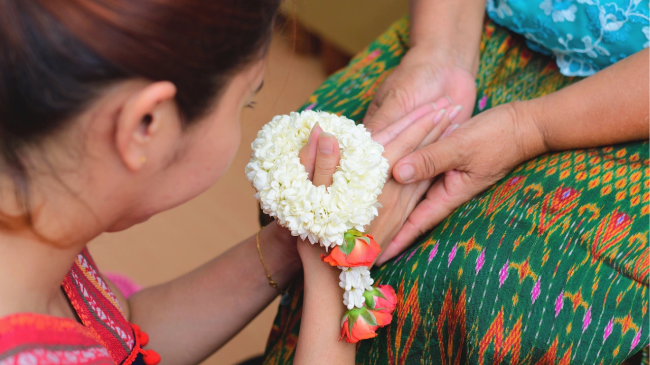 Symbol of the day: jasmine flowers