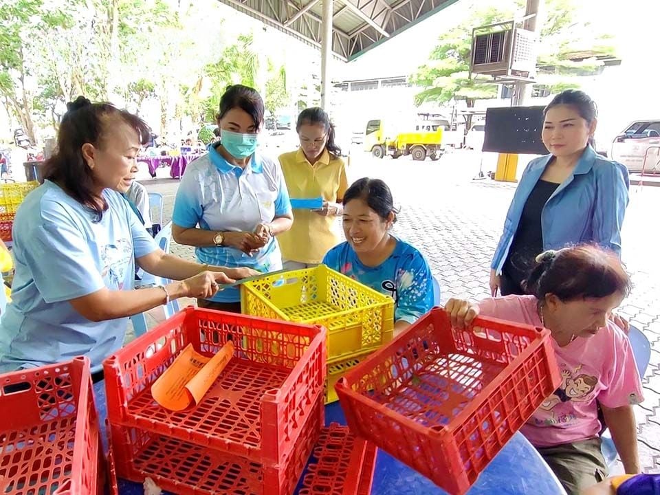 Pattaya locals turn trash into treasure in DIY workshop | News by Thaiger