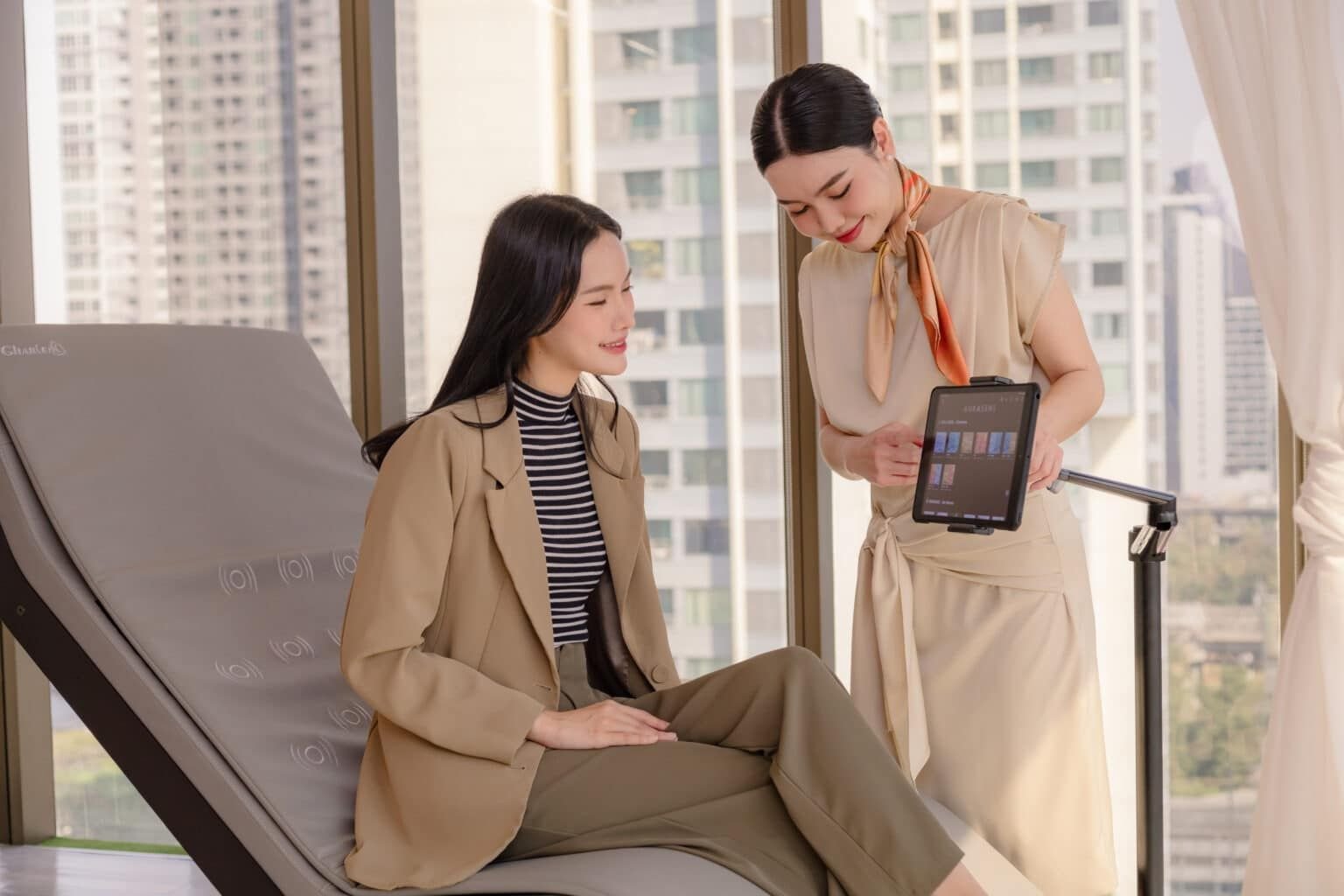 Wellness consultation with specialist at Welida Health Bangkok, luxury clinic with city view