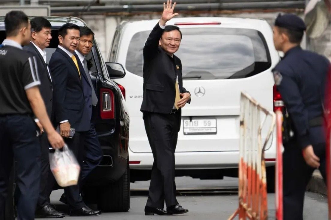 Thaksin dodges jail, lawyer eyes travel comeback | News by Thaiger