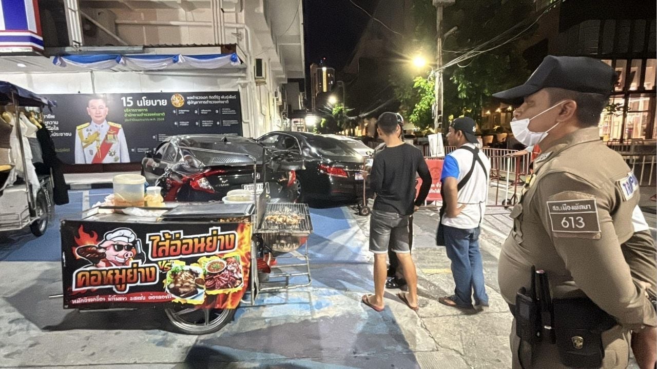 Pattaya police crack down on illegal sidecar vendors | Thaiger