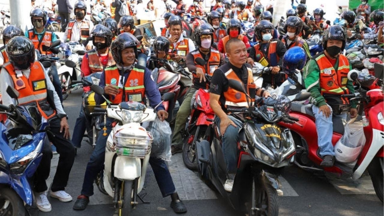 Bangkok crackdown targets rogue motorcycle taxis | Thaiger