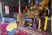 Ang Thong locals seek lottery luck from ancient Buddha statue | Thaiger