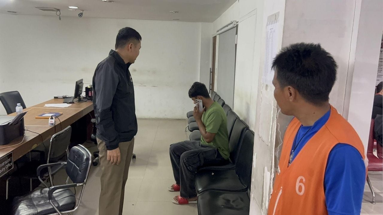 Indian man claims ladyboys in Pattaya stole his gold | Thaiger