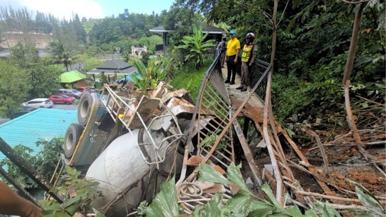 Police probe cement truck crash near Phuket café | Thaiger