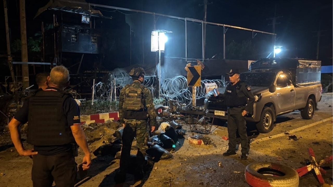 Car bomb rips through Narathiwat checkpoint, 1 injured | Thaiger