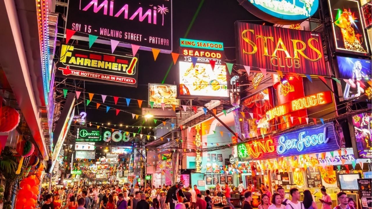 Pattaya panic: Visa crackdowns and QR codes shake expat life | Thaiger